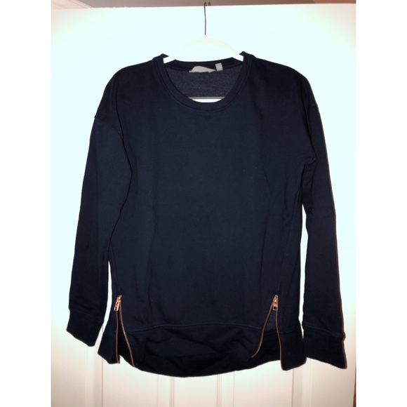 Athleta Sweaters - ATHLETA Navy Sweatshirt